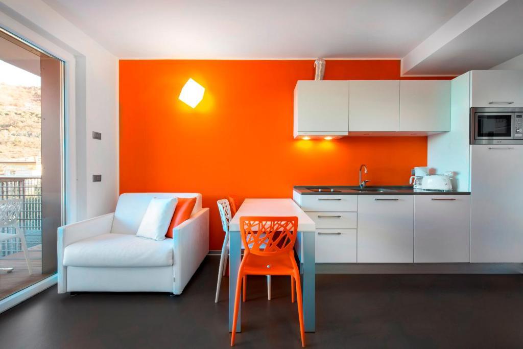 Gardabike Residence Torbole Sul Garda Rom bilde