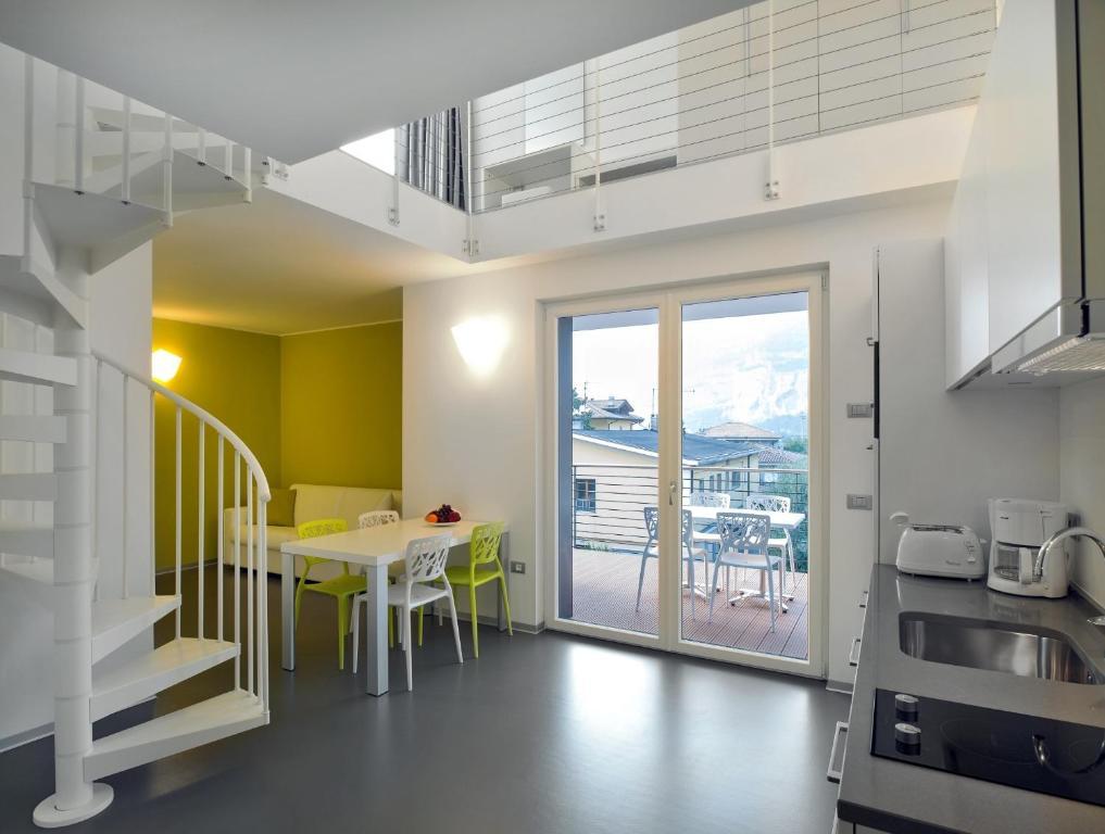 Gardabike Residence Torbole Sul Garda Rom bilde